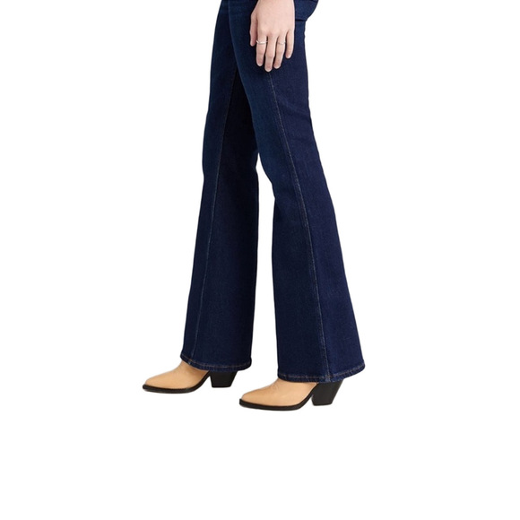 Boyish “Ricky” flares in blue steel - Picture 2 of 6